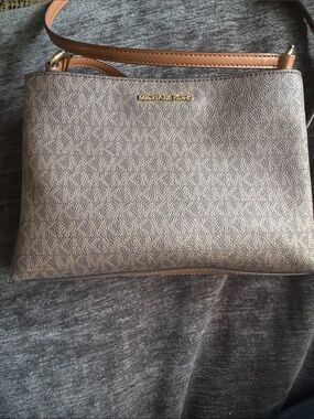 Michael Kors Trisha Medium Logo Crossbody Bag - Brown